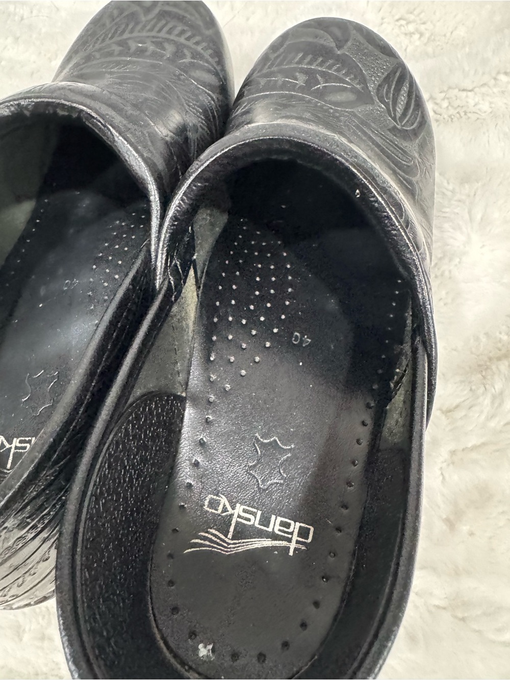 Dansko Professional Tooled Black Clog With Design - Picture 8 of 9